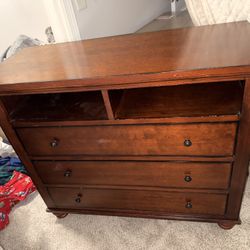 FREE DRESSER