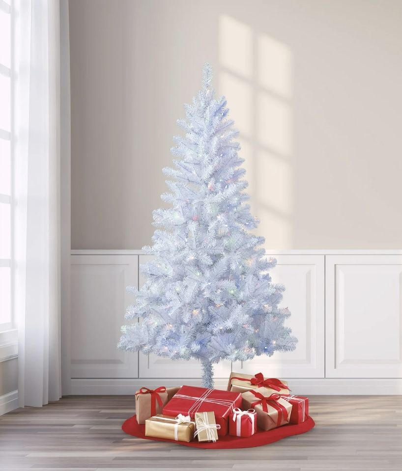 New 6.5 Feet Pre-Lit Christmas Tree