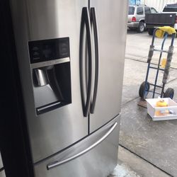 Samsung French Door Refrigerator Good Condition Like New