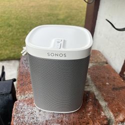 Sonos Wireless Play 1 Speaker  Mint Condition