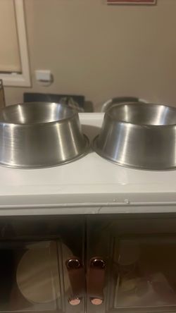 Small feeding bowls