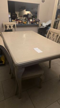 Dining room table and 6 chairs with extension