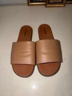 Tan women’s sandals size 7.5