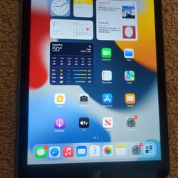 Apple iPad Air 2 Model A1567 With OtterBox 