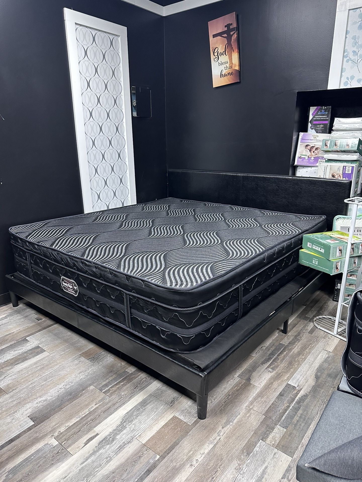 Queen Pillows Top With Free Box Spring - Same Day Delivery