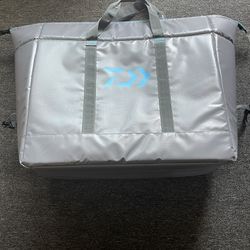 G5 Outdoors Daiwa D-Vec Soft Side Cooler Bag 