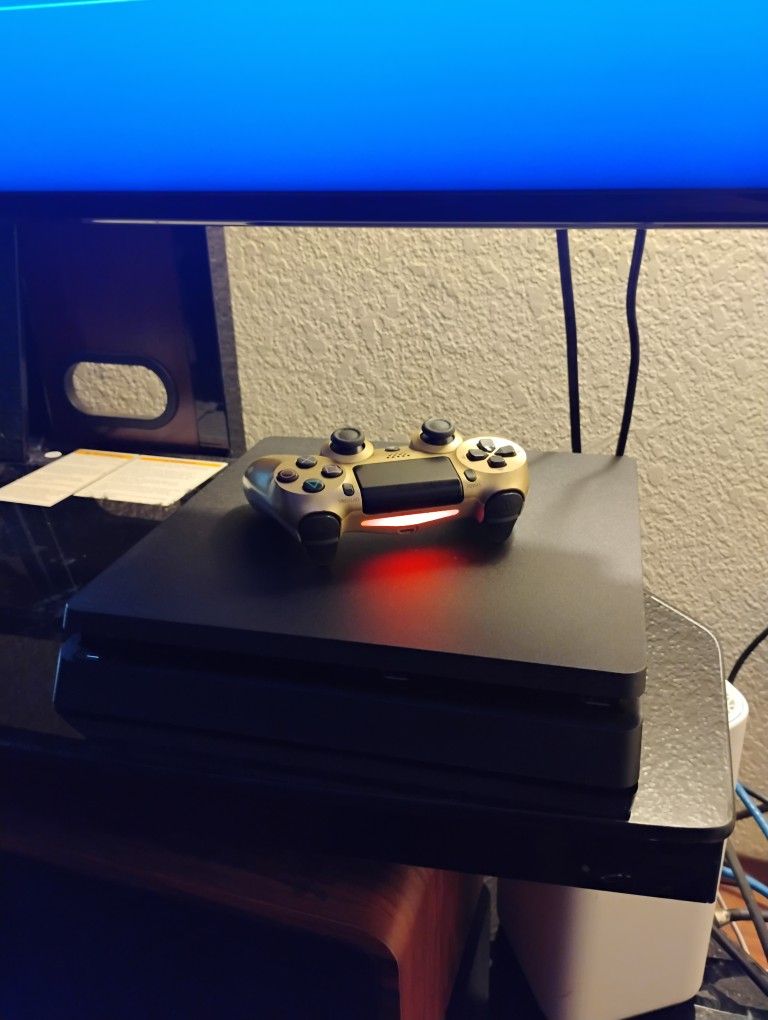 Mint Condition PS4 w/ Controller + GTA V
