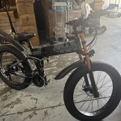 NEW IN BOX ELECTRIC BIKE 