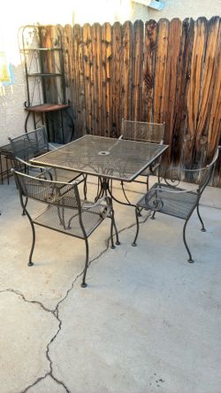 Woodard Metal Patio Set..🌴😎
