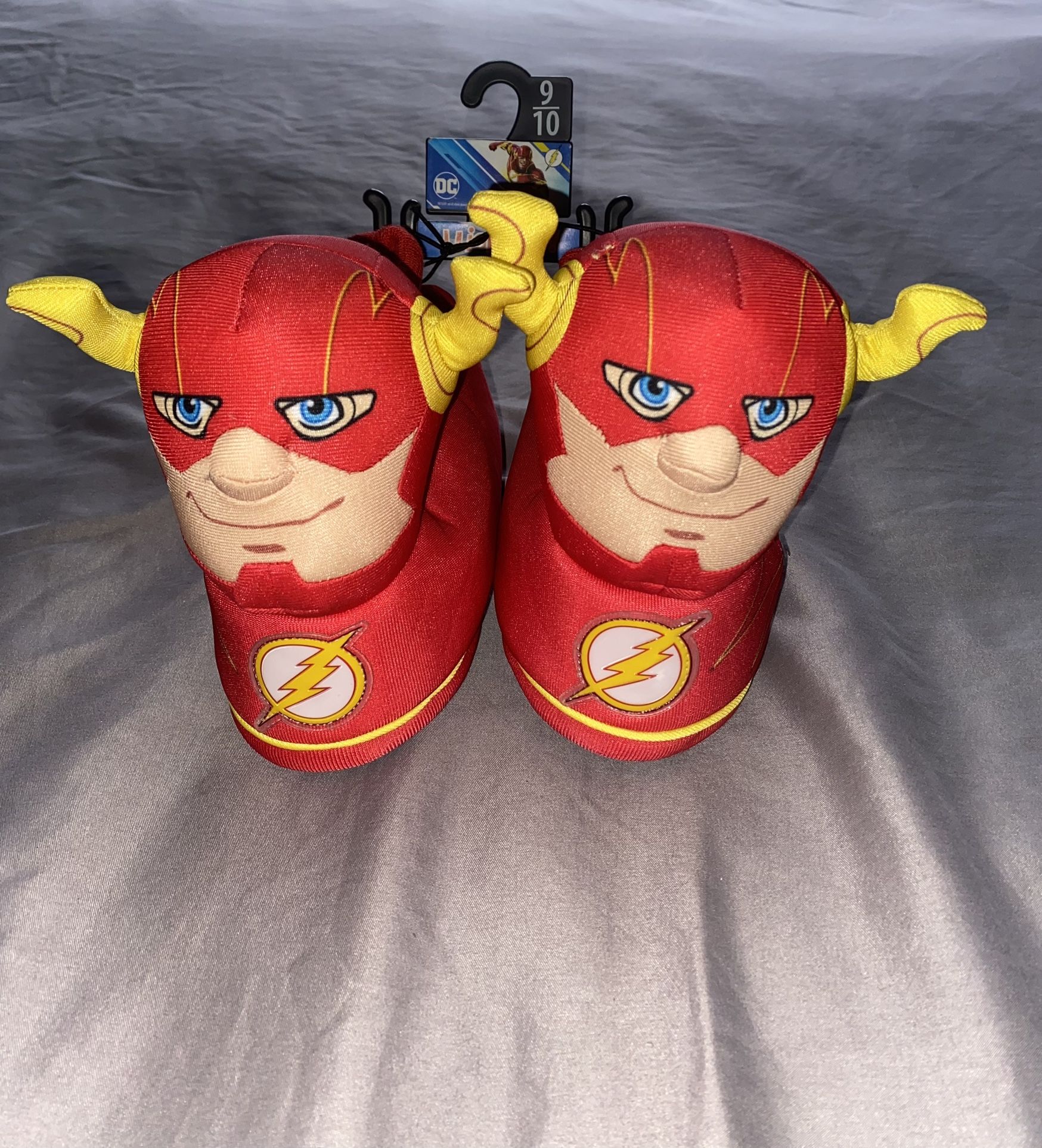 NWT! Boys Light Up Slippers