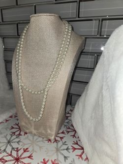 White necklace