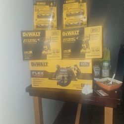Dewalt  Tools  Power Drills 4 Batteries  