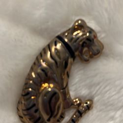 ESTATE VINTAGE JEWELRY Sale. ( Gold Tiger  Pin ) And Other Assorted Bun Fulls To Choose From 