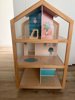 KidKraft Wooden Dollhouse on Wheels