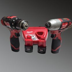 Milwaukee M12 Cordless Drill Set With 4 Batteries 