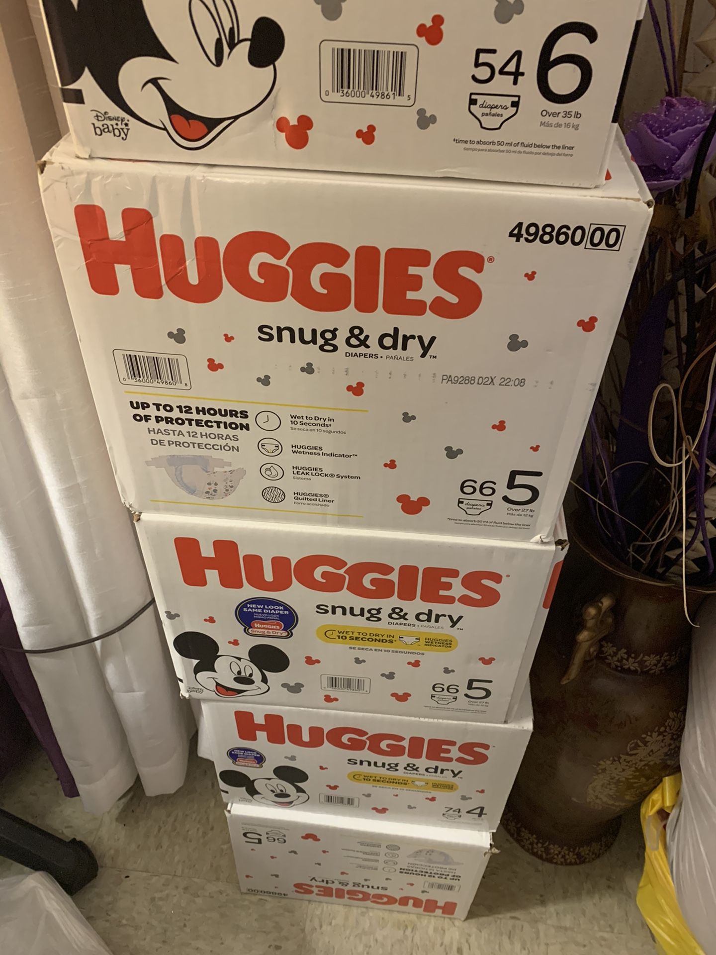 Box huggies new