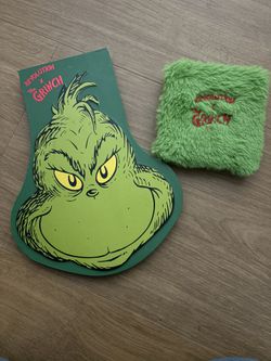 Grinch x Revolution Makeup Palette Bundle
