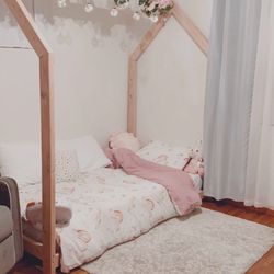 Toddler/child wooden bed
