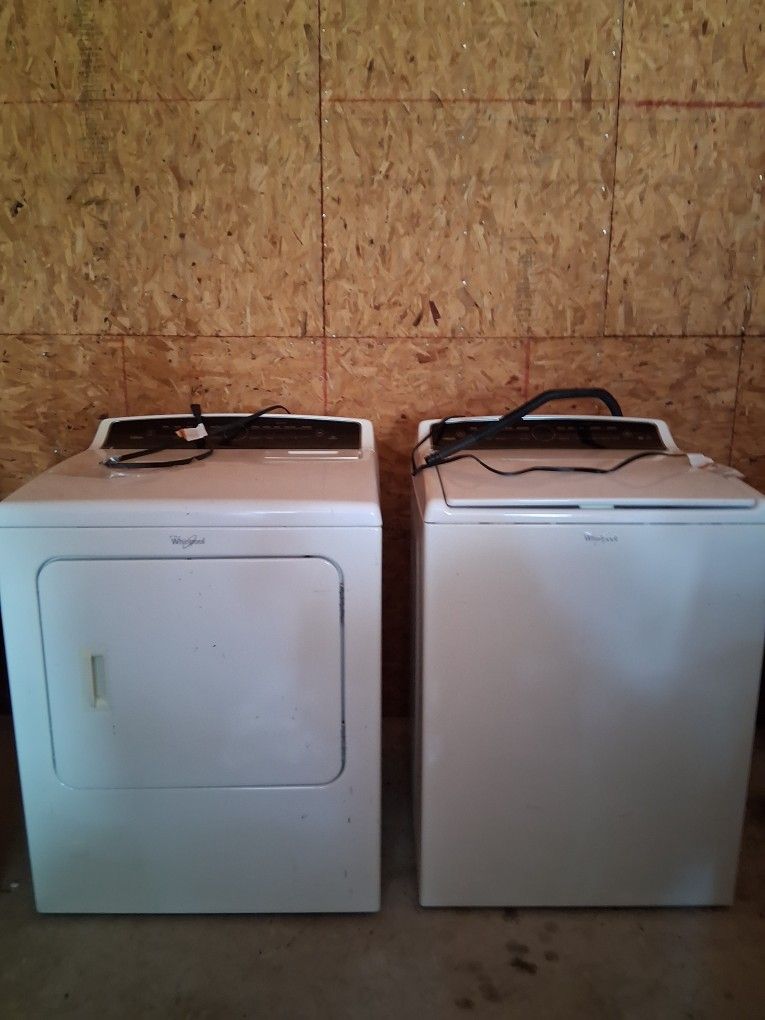 Whirlpool Washer And Gas Dryer 