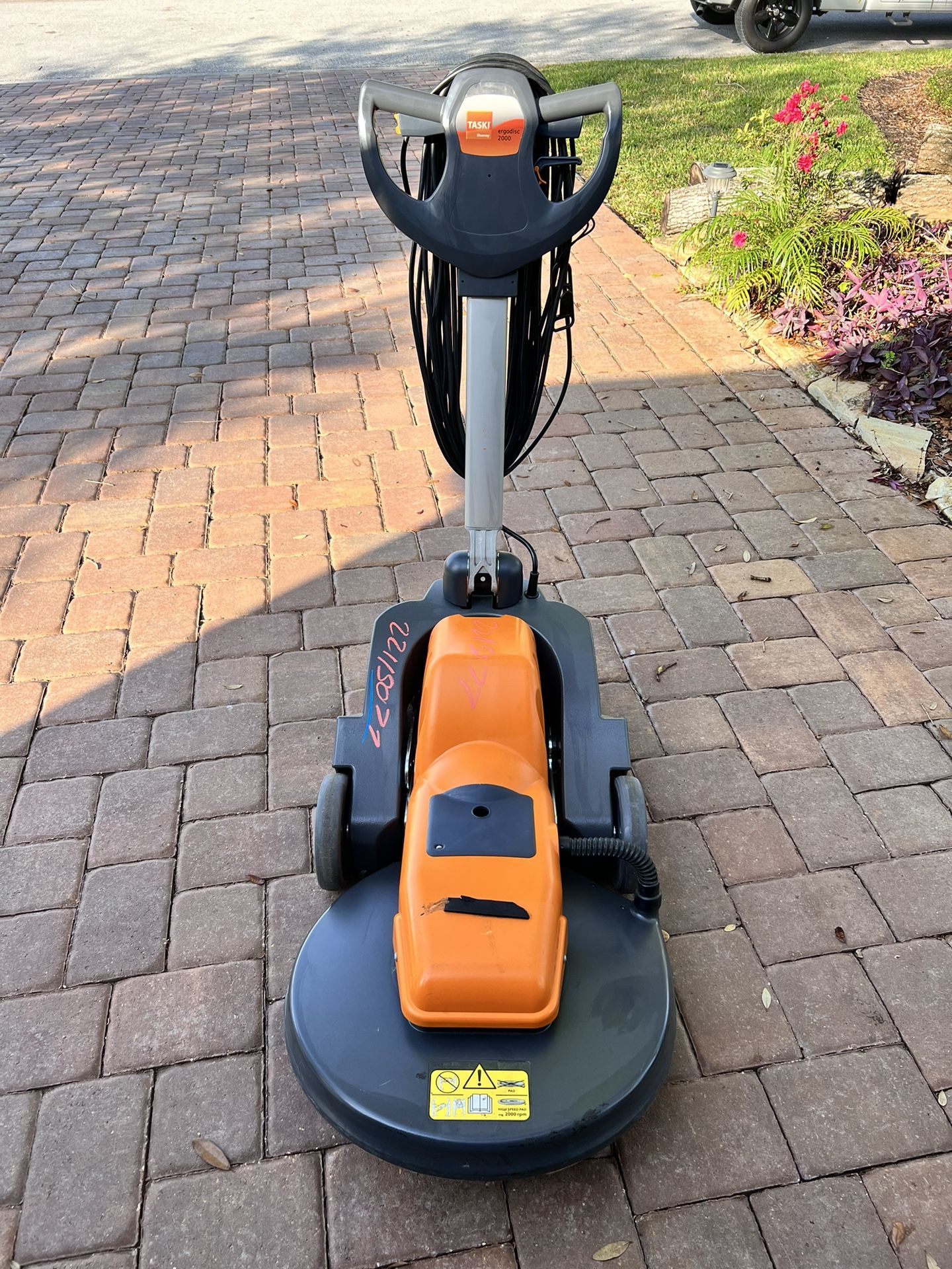 Taski Ergodisc 2000 Ultra High Speed Burnisher, 20”, 2000 RPM, Includes Pad Driver