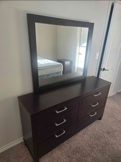 Queen Bedroom Set – Bed Frame, Dresser w/ Mirror & 2 Nightstands
