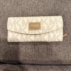Michael Kors Jet Set Travel Large Leather Trifold Wallet