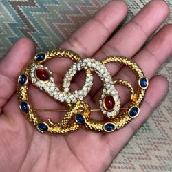 Kenneth Jay Lane’s brooch for Avon