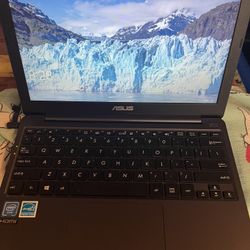 Small Simple Laptop/VivoBook By Asus//BOW