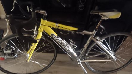 Gaint Road Bike