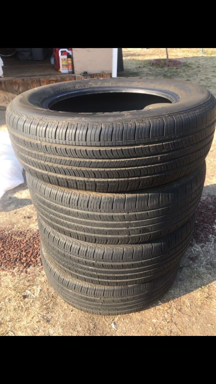 Nexen All Season Rav4 225-65-17 Tires (4)