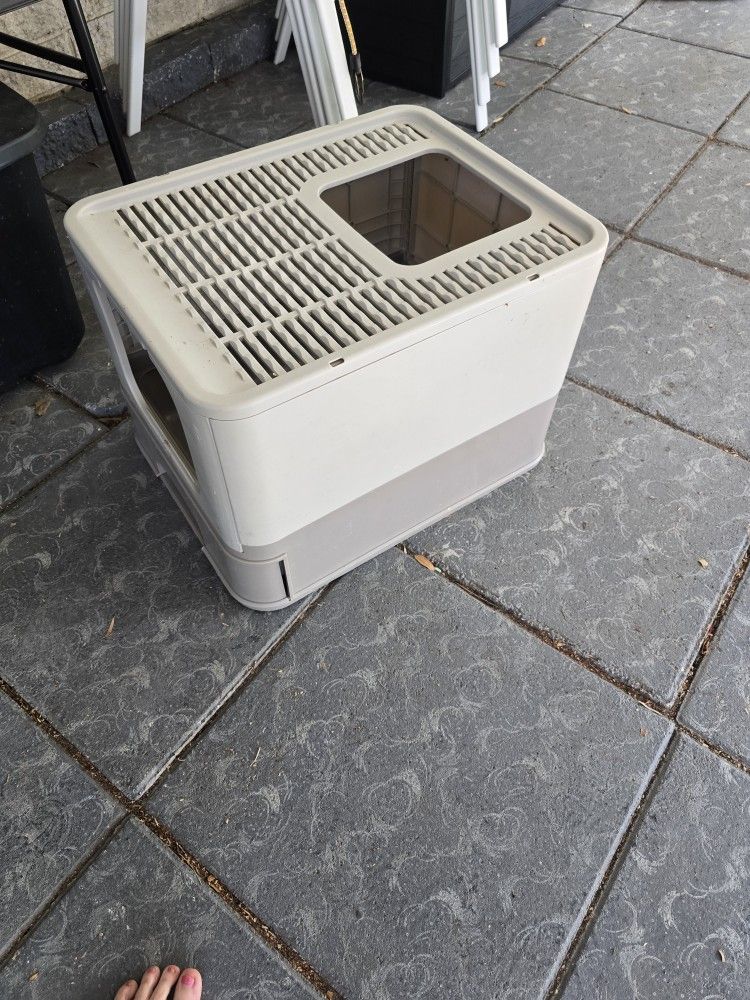 Cat Litter Box