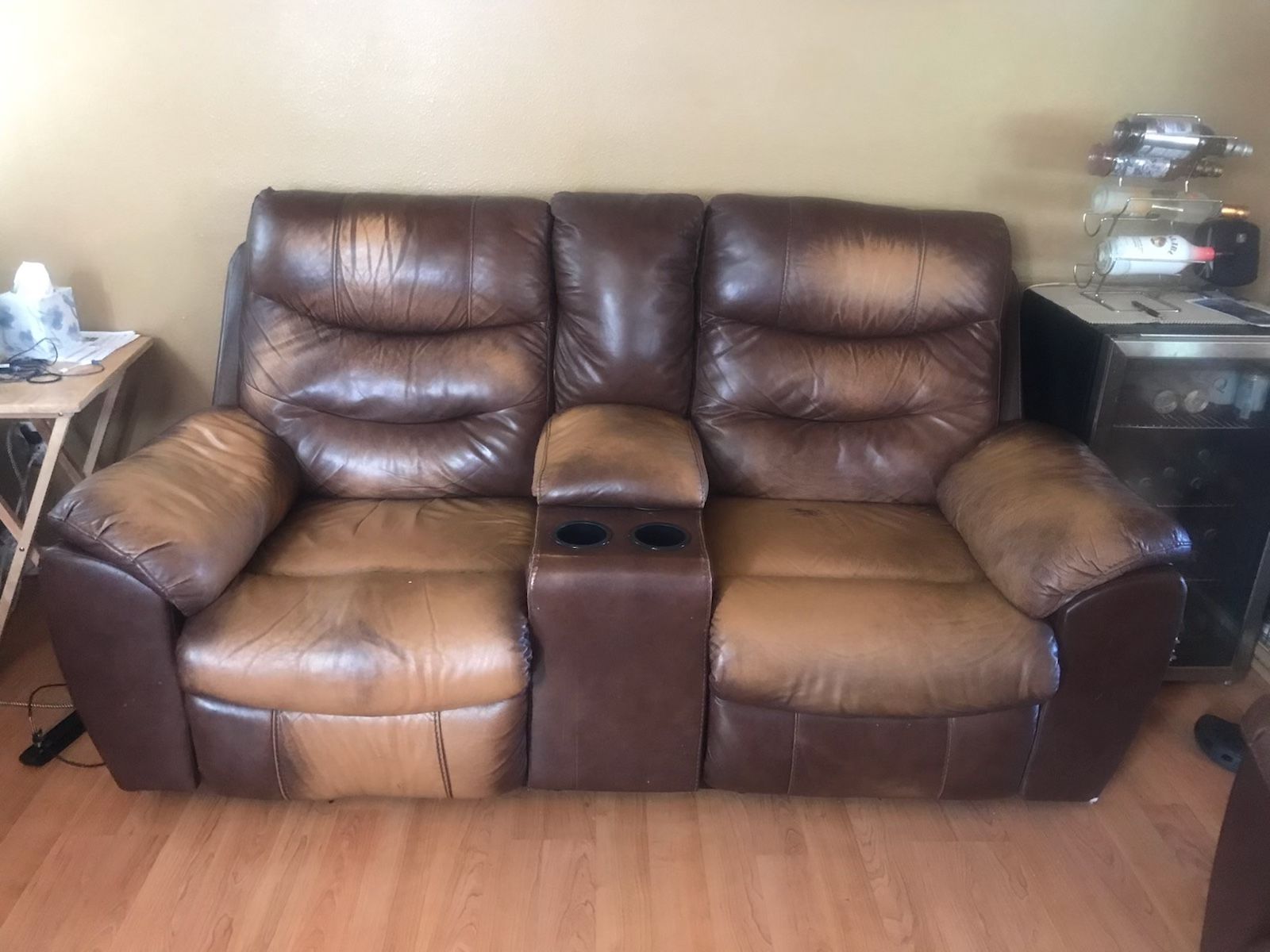 Free Reclining Sofas