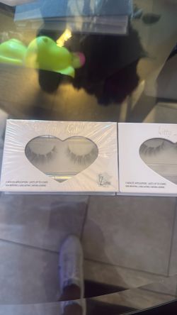 Eye lash