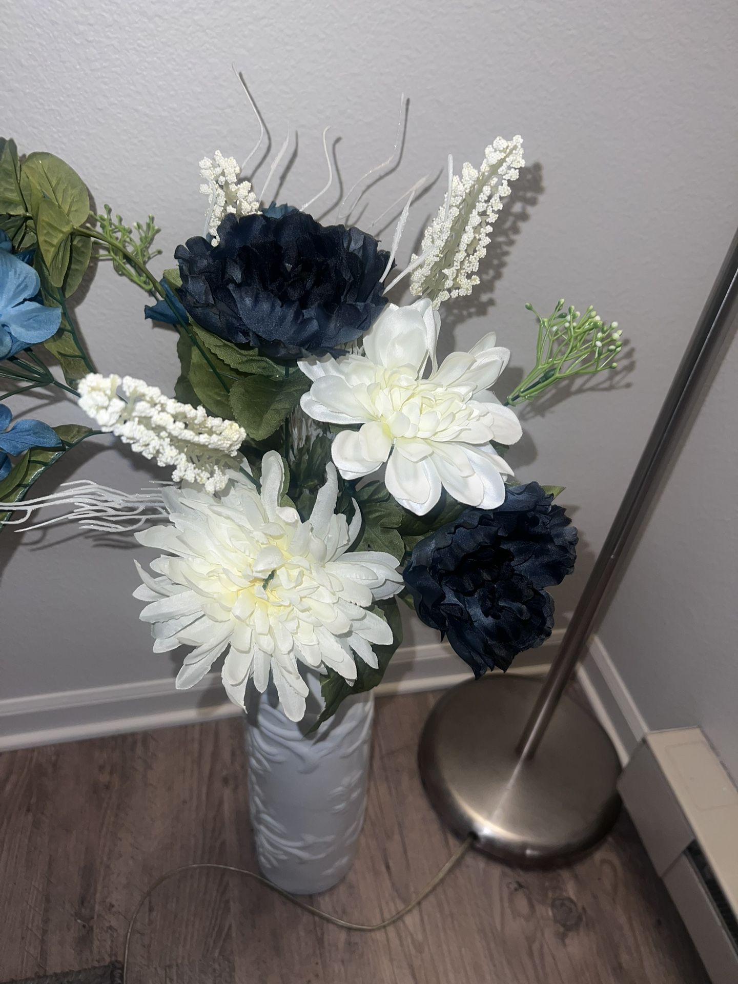 Stand Alone Elegant Vase With Flowers 