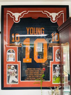Signed Vince Young Texas Longhorns Beckett Framed Jersey #10