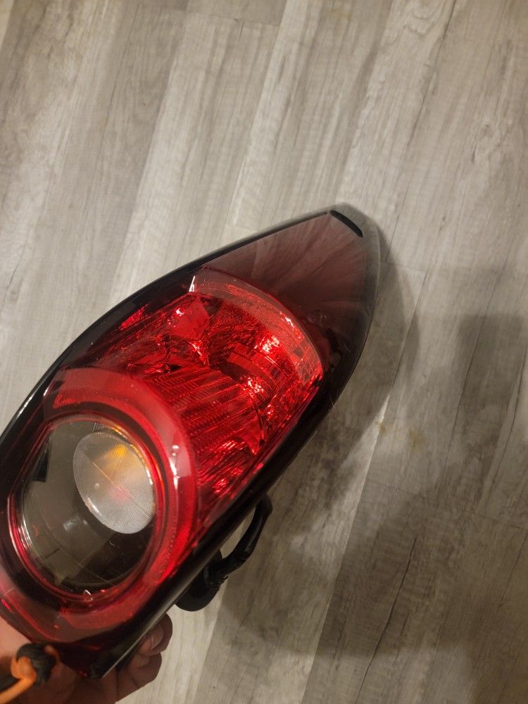 Right Outer Tail Light Assembly - 2017-2021 Mazda CX5 Sport Utility - TYC