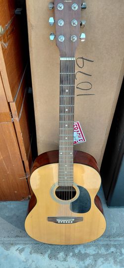 Acoustic guitar great shape for sale