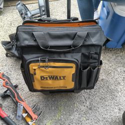DEWALT ROLLING TOOL CHEST( Never Used)