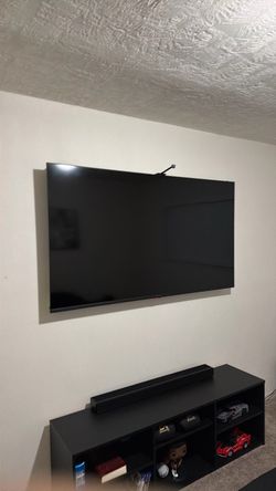 Insignia TV 65in