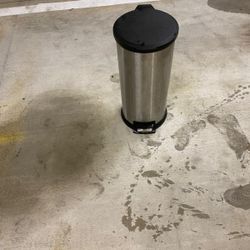 Trash Can 