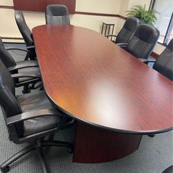 8' CONFERENCE TABLE AND 8 CHAIRS  (( DELIVERY AVAILABLE))