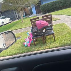 Baby Car Seat And Bounce Also 4 Chairs 🪑 With At Litle Damage