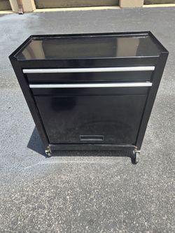 Black Metal Rolling Tool Chest
