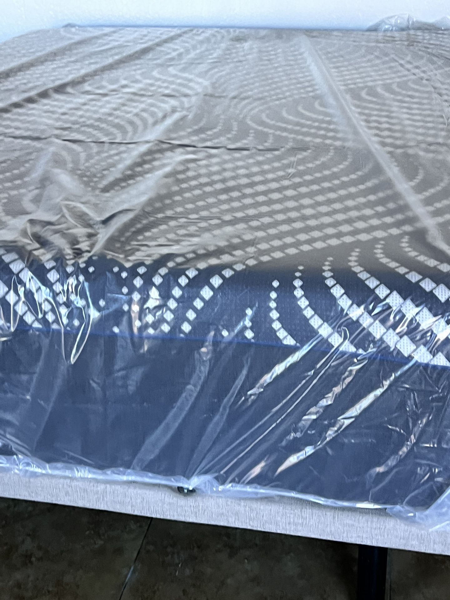 King Sealy Posture Plus Hybrid Mattress $1000 Free Delivery!!