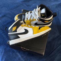 Jordan 1 Mid
