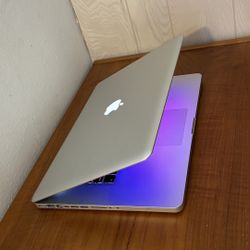 Apple MacBook Pro 15” I7/8GB/256GB SSD $175
