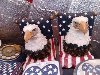Independence Decor Items