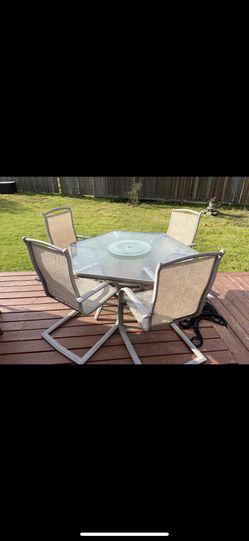 Outdoor Table And Chairs