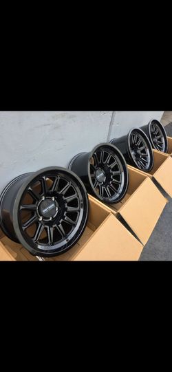 17" METHOD MR323 gloss black 17x9 -38 offset