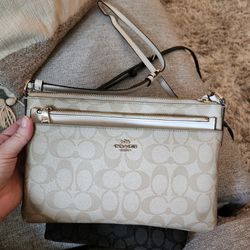 Coach Purse And Removable Clutch